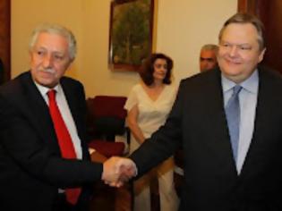 Φωτογραφία για Δύσκολη απόφαση για ΠΑΣΟΚ, ΔΗΜΑΡ