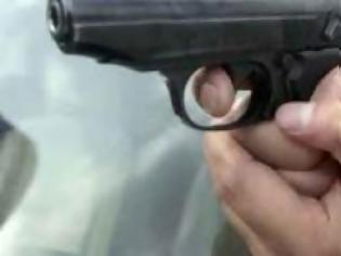 Φωτογραφία για Αλεξανδρούπολη: Αστυνομικός τράβηξε όπλο σε πολίτες
