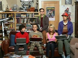 Φωτογραφία για ΔΕΙΤΕ: Ηθοποιός της σειράς...Big Bang Theory τραυματίστηκε σοβαρά σε τροχαίο!