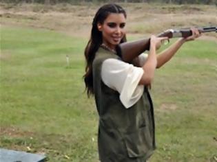 Φωτογραφία για Οπλισμένη και επικίνδυνη η Kim Kardashian