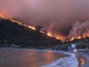 Φωτογραφία για Συγκλονιστικές φωτογραφίες από τις πυρκαγιές που κατακαίνε την Χίο