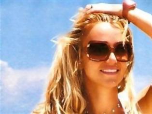 Φωτογραφία για ΔΕΙΤΕ: Η Britney Spears με λευκό μπικίνι