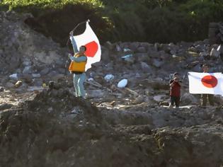 Φωτογραφία για Ανεβαίνει το θερμόμετρο για τα σινο-ιαπωνικά «Ίμια». Ερώτηση: Οι Έλληνες ακτιβιστές τίνος σημαία θα σήκωναν;