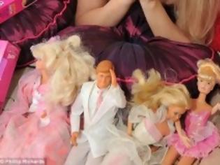 Φωτογραφία για Έδωσε 12.000 ευρώ σε εγχειρήσεις για να μοιάζει στην...Barbie!