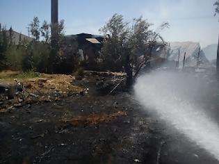 Φωτογραφία για Κατάσβεση πυρκαγιάς σε καταυλισμό τσιγγάνων στο Γέρακα. Οι Εθελοντές Δήμου Πεντέλης παρόντες