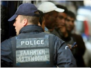Φωτογραφία για Ένταση μεταξύ χρυσαυγιτών - αστυνομικών στην Κόρινθο [ΒΙΝΤΕΟ]