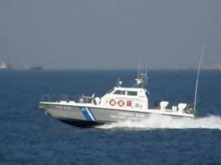 Φωτογραφία για Συνελήφθη κυβερνήτης σκάφους για παράνομη μεταφορά αλλοδαπών στη Μονεμβάσια