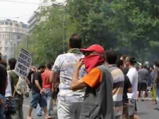 Φωτογραφία για Υπάρχει κάποιος για να μαζέψει τον Κωνσταντίνου;