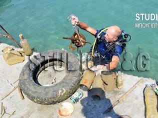 Φωτογραφία για Ομάδα εθελοντών δυτών καθάρισε το λιμάνι του Ναύπλιου και την παράλια της Καραθώνας