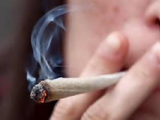 Φωτογραφία για Οι νέοι που καπνίζουν κάνναβη κινδυνεύουν με μη αναστρέψιμη μείωση του δείκτη νοημοσύνης