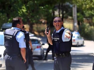 Φωτογραφία για Στα ίχνη του αποστολέα του δέματος – βόμβα στη Βουλιαγμένη η ΕΛ.ΑΣ