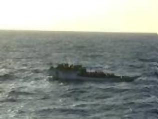 Φωτογραφία για Ινδονησία: Βυθίζεται σκάφος με 150 μετανάστες