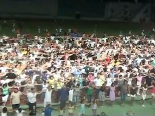 Φωτογραφία για VIDEO: Το μεγαλύτερο συρτάκι με 4.000 άτομα στο Βόλο