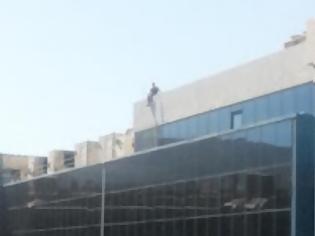 Φωτογραφία για Η απόγνωση για το παιδί μου με έκανε να θέλω να πηδήξω στο κενό..Βίντεο..