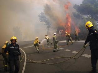 Φωτογραφία για Βιβλική καταστροφή στην Ισπανία: Ένας νεκρός από τη φωτιά - Χιλιάδες εγκαταλείπουν τα σπίτια τους!!!