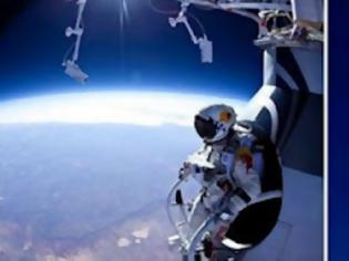 Φωτογραφία για ΑΠΙΣΤΕΥΤΟ:Κασκαντέρ έκανε ελεύθερη πτώσηαπο το διάστημα [ΒΙΝΤΕΟ]