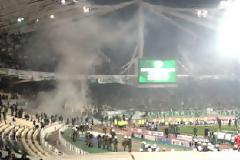 Επεισόδια και προσωρινή διακοπή στο ντέρμπι