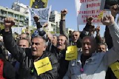 Διαδήλωσαν κατά της διαφθοράς