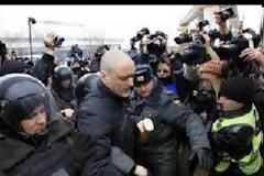 Επεισόδια έξω από το κανάλι NTV στη Μόσχα