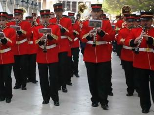 Φωτογραφία για Εκτακτο. Η μπάντα κατέλαβε το Δημαρχείο στην Πάτρα