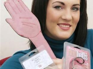 Φωτογραφία για Πληρώνεται, για να δοκιμάζει δονητές!