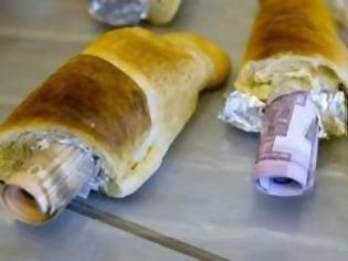 Φωτογραφία για Γαλλικά κρουασάν με γέμιση… μαύρο χρήμα!