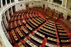 Στη Βουλή το ν/σ για την αναδιοργάνωση των υπουργείων