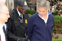 Το πρώτο τηλεφώνημα του George Clooney μετά τη σύλληψή του!
