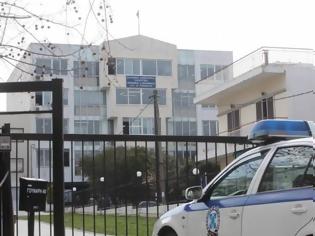 Φωτογραφία για Στον εισαγγελέα ο 70χρονος που εισέβαλε στη ΔΟΥ Αγ. Παρασκευής