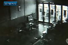 Video σοκ: Αστυνομικός δολοφονεί άστεγο