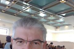 ΑΝΔΡΕΑΣ ΛΥΚΟΥΡΕΝΤΖΟΣ: ΜΟΙΡΑΖΕΙ ΙΛΟΥΣΤΡΑΣΙΟΝ ΦΥΛΛΑΔΙΑ ΣΤΗΝ ΑΡΚΑΔΙΑ ΓΙΑ ΝΑ ΚΕΡΔΙΣΕΙ ΨΗΦΟΥΣ…