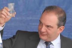 Για τσίπουρα και καλαμαράκια στην Ραφήνα...