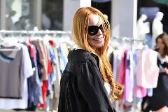 H Lindsay Lohan πληρώνει πορνοστάρ για σεξ