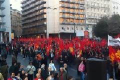 Σε εξέλιξη η συγκέντρωση του ΚΚΕ στο Σύνταγμα-Πάνω από 10.000 άτομα