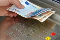 Μείωση των καταθέσεων και τον Ιανουάριο