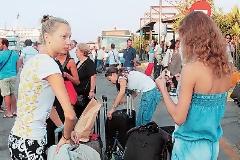 Ποιοί πλουτίζουν από το όνειρο των μαθητών...