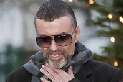 Η δυναμική επιστροφή του George Michael στη σκηνή!