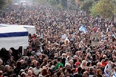 Τι ετοιμάζουνε στις παρελάσεις της 25η Μαρτίου;