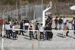 Ξεσηκώθηκαν οι κάτοικοι στη Νεάπολη Κοζάνης για το στρατόπεδο λαθρομεταναστών