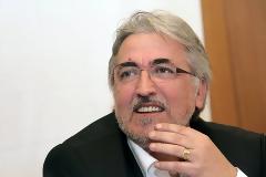 Με την Μέρκελ θα συναντηθεί ο πρόεδρος της ΓΣΕΕ