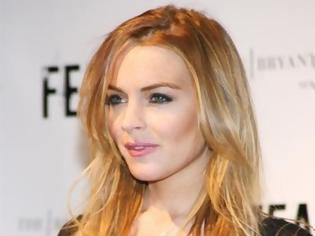 Φωτογραφία για Η Lindsay Lohan πληρώνει πορνοστάρ για να κάνει σεξ