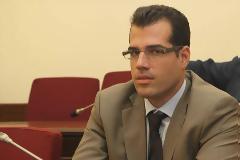Ο Πλεύρης αποθέωσε τον Μαντούβαλο