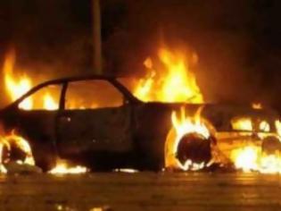 Φωτογραφία για Εκρήξεις και φωτιά σε δύο αυτοκίνητα στη Λευκωσία