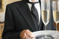 Ζητείται butler με μισθό 1.500 ευρώ!