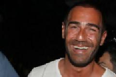 Ο Αντώνης Κανάκης είναι μόνος... άρα η μαλακ@@ πάει σύννεφο