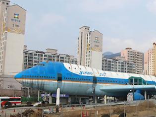 Φωτογραφία για Ένα Boing 747 στην μέση της πόλης! [PICS]