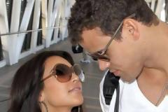 H Kim Kardashian νιώθει ακόμη παντρεμένη