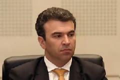MIA ZΩΗ ΕΝΑ ΦΑΝΤΑΣΜΕΝΟ ΠΑΙΔΙ