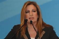 Ρε 'σεις  το ξεχάσαμε!!!Η Φώφη έγινε εκπρόσωπος τύπου του ΠΑΣΟΚ.
