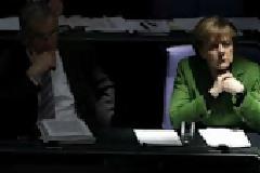 «Έχουμε διαφορετικές απόψεις» απάντησε η Μέρκελ στη ΓΣΕΕ για τα σκληρά μέτρα